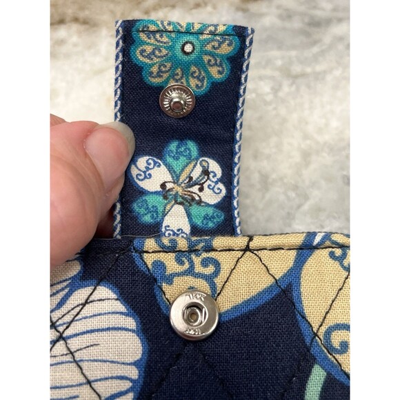 Vera Bradley Wallet Small Blue Floral Design 4”by 4” Zippered Coin, CC And Bill - Picture 3 of 6
